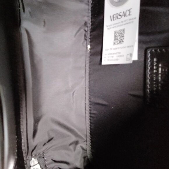 Authentic VERSACE Black Leather Crossbody Bag mon557-110925 - Picture 12 of 16